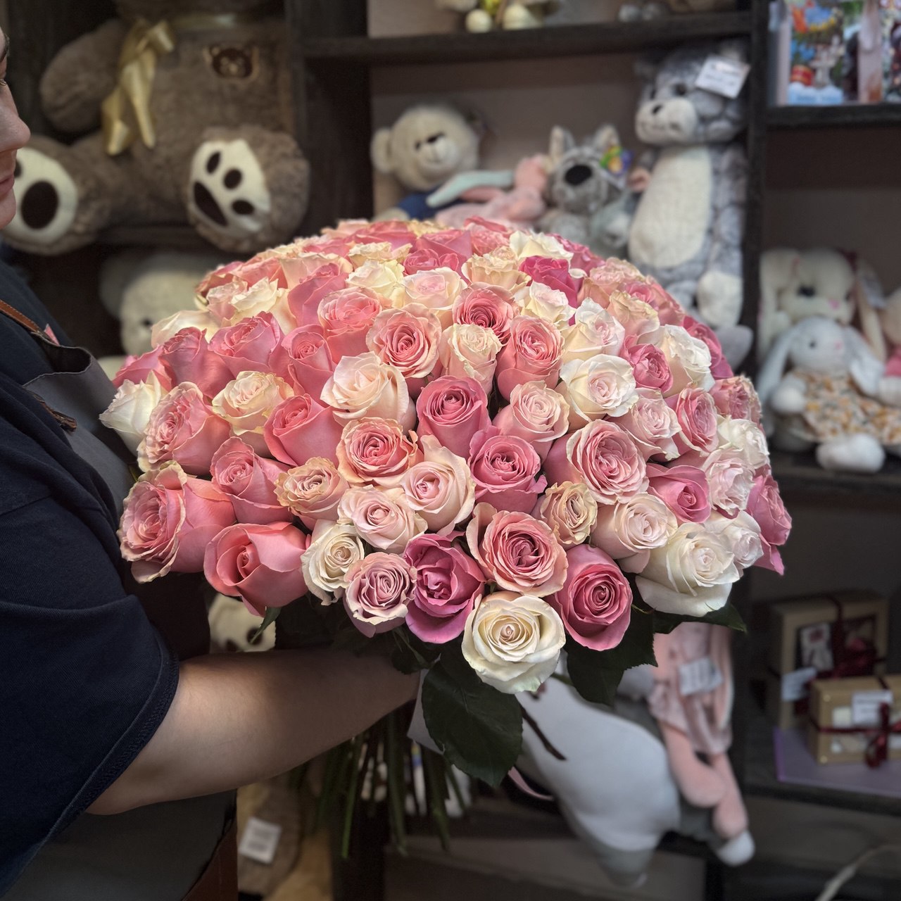 Акция, 101 эквадорская роза "Микс" 70см