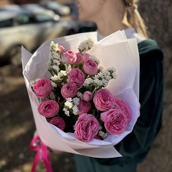 Букет из кустовых роз "Весна"