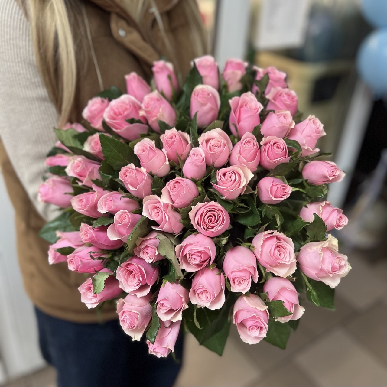 Акция, 51 роза "Кенийский Фламинго" 40см