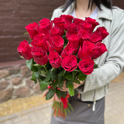 Акция, 25 красных роз Родос (Кения) 40см