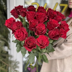 Акция, 25 красных роз "Эксплорер" 90см (Эквадор) Акция, 25 красных роз "Эксплорер" 90см (Эквадор)