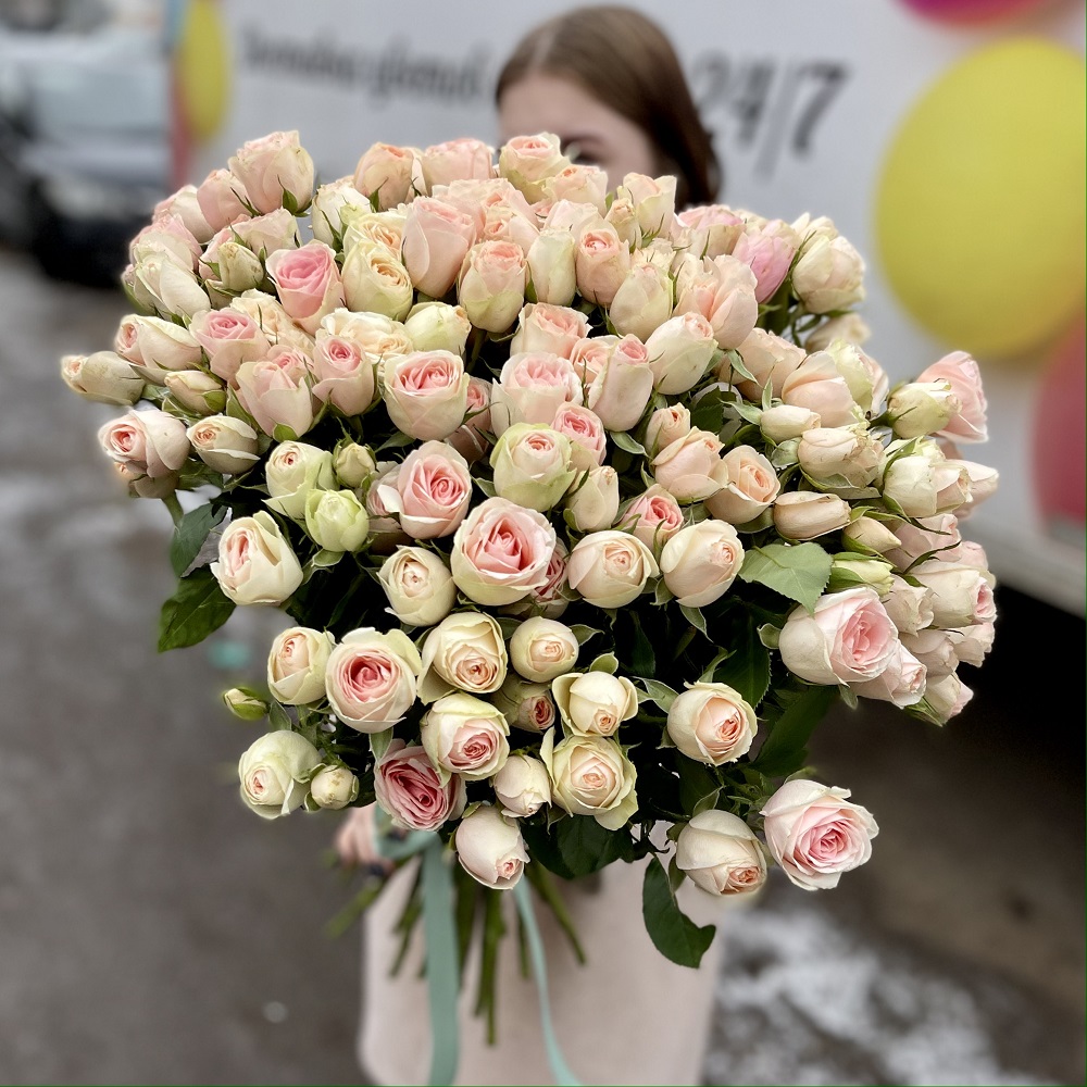 25 кустовых роз "Дансинг Квин"