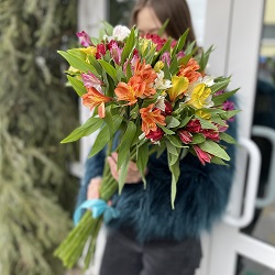 Букет из 25 альстромерий, Эквадор