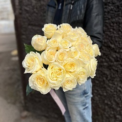 Акция, 25 роз "Кандл Лайт" (Эквадор) 60 см