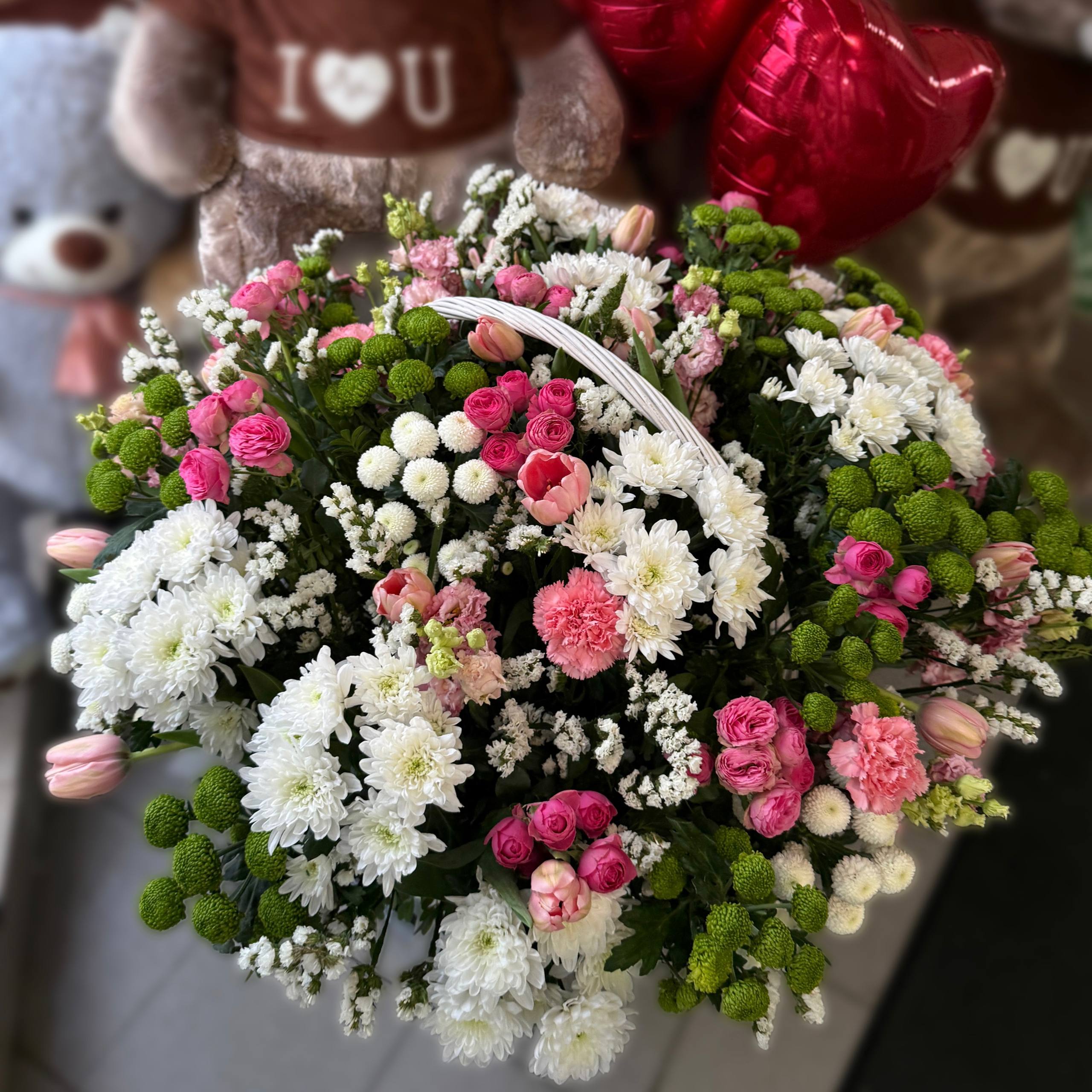 "Символ любви" + шары + медведь