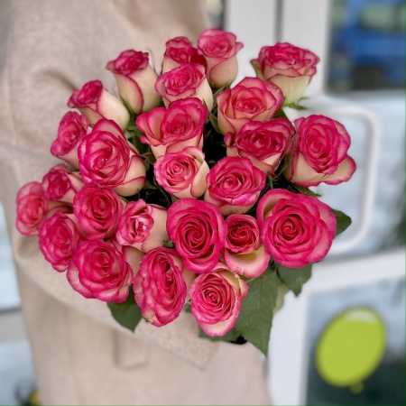 Букет из 25 роз "Кенийская Джумилия" 50 см Букет из 25 роз "Кенийская Джумилия" 50 см