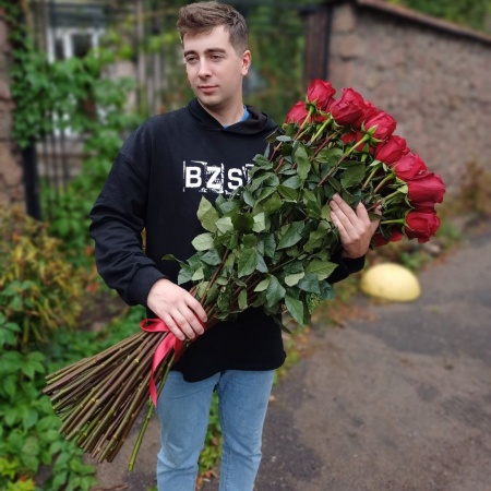 Акция, 51 красная метровая роза (Эквадор) 100 см