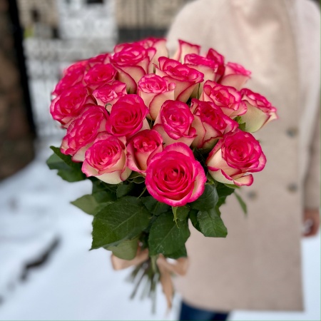 Букет из 25 роз "Кенийская Джумилия" 50 см Букет из 25 роз "Кенийская Джумилия" 50 см