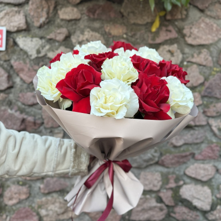 Букет "Два сердца в Париже"