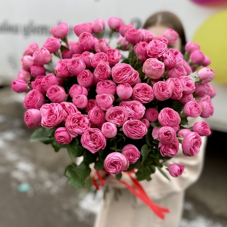 25 кустовых роз "Жизель" 60см