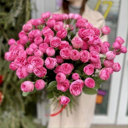 25 кустовых роз "Жизель" 60см