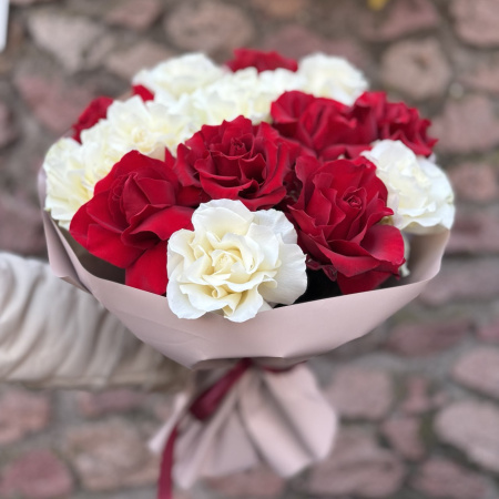 Букет "Два сердца в Париже"