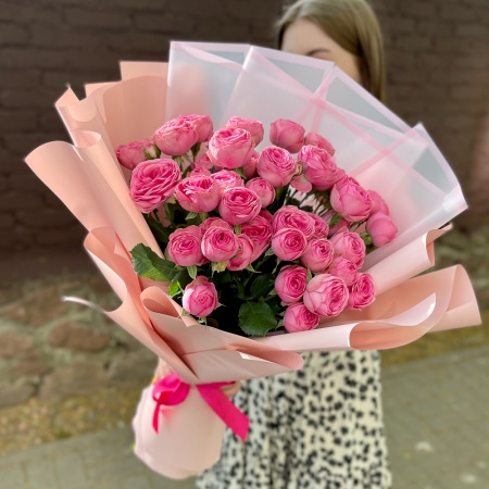 Букет из 9 кустовых роз "Жизель"