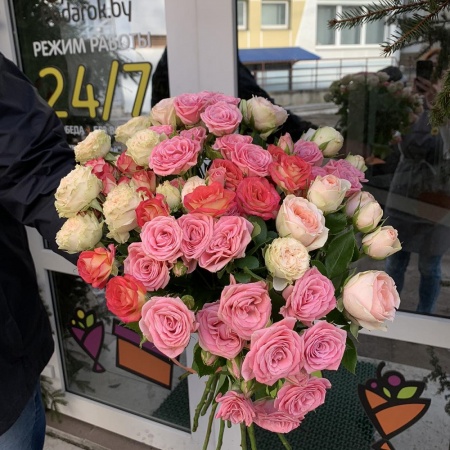 15 кустовых роз "микс"