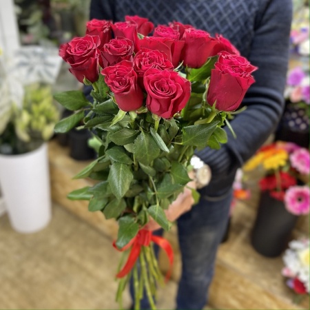 Букет из 15 красных роз