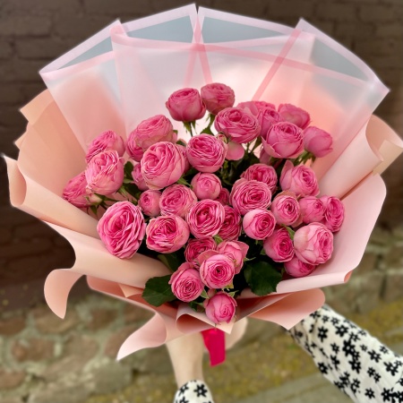 Букет из 9 кустовых роз "Жизель"