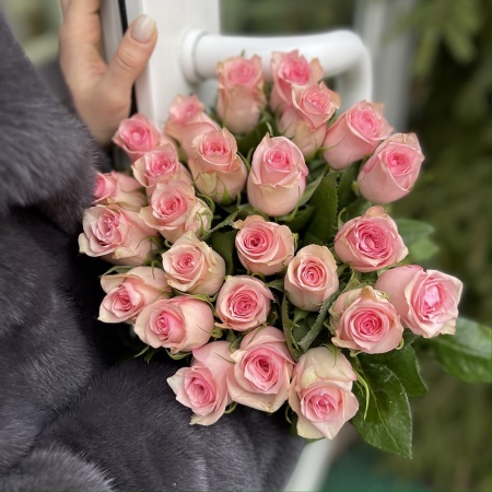 Букет из 25 роз "Кенийская Розовая"