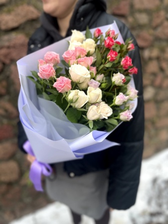 Букет из 5 кустовых роз "микс"