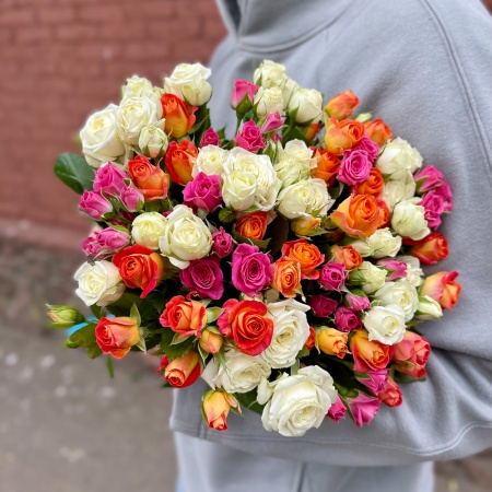 25 кустовых роз "микс" 50см